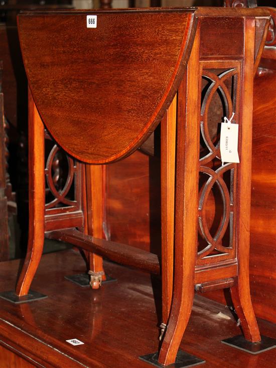 Edwardian mahogany sutherland table